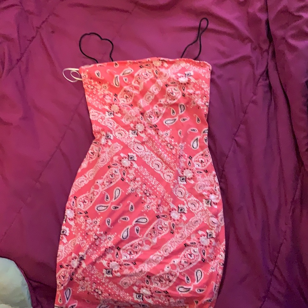 pink dress
